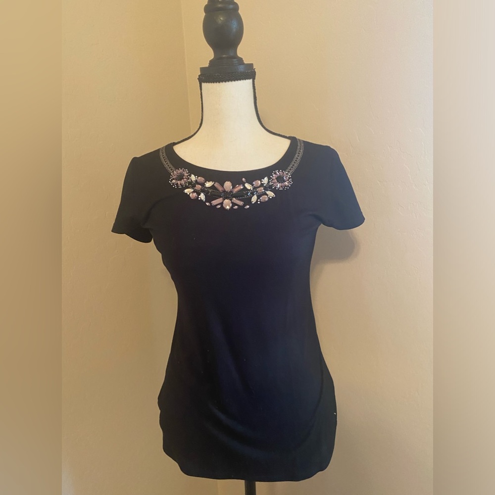 Black rhinestone embellished short sleeve T-shirt